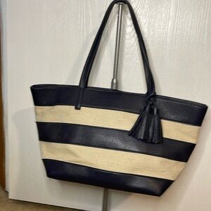 Amanda Blu shoulder bag. Navy & tan strip. Small pouch inside. Cute for Spring!